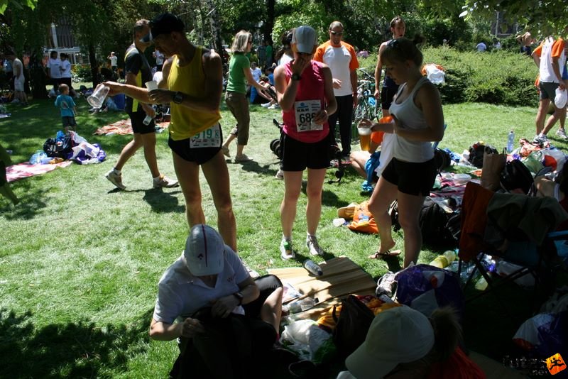 16. K&H Maraton és félmaraton váltó maraton_1640.jpg maraton_1640.jpg K&H Olimpiai Maraton és félmaraton váltó futás Budapest képek 4. fotók 2009 maraton_1640.jpg maraton_1640.jpg