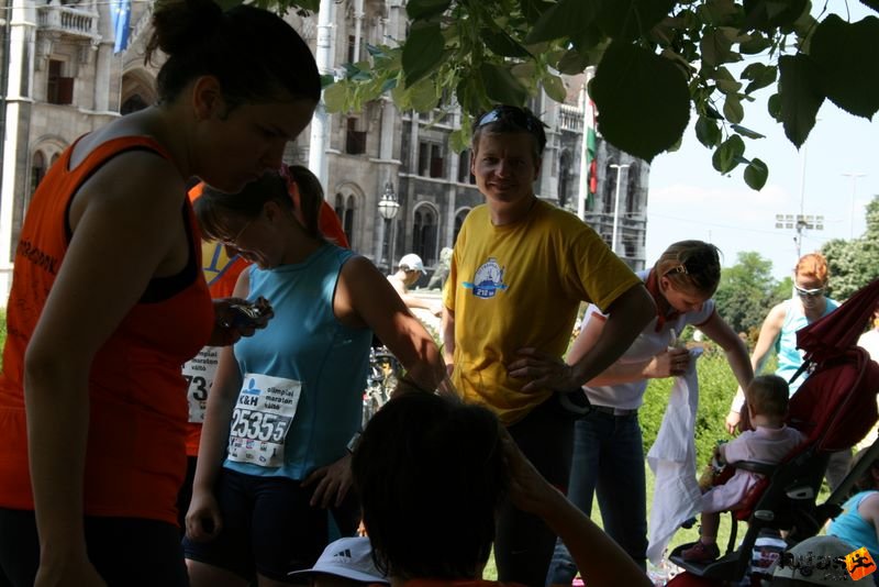 16. K&H Maraton és félmaraton váltó maraton_1641.jpg csapat K&H Olimpiai Maraton és félmaraton váltó futás Budapest képek 4. fotók 2009 maraton_1641.jpg csapat