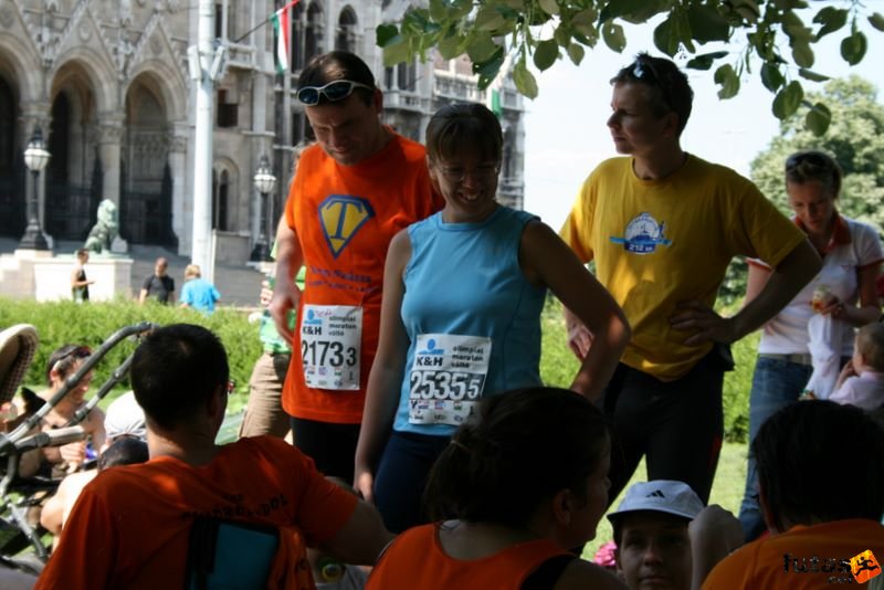 16. K&H Maraton és félmaraton váltó maraton_1642.jpg maraton_1642.jpg K&H Olimpiai Maraton és félmaraton váltó futás Budapest képek 4. fotók 2009 maraton_1642.jpg maraton_1642.jpg