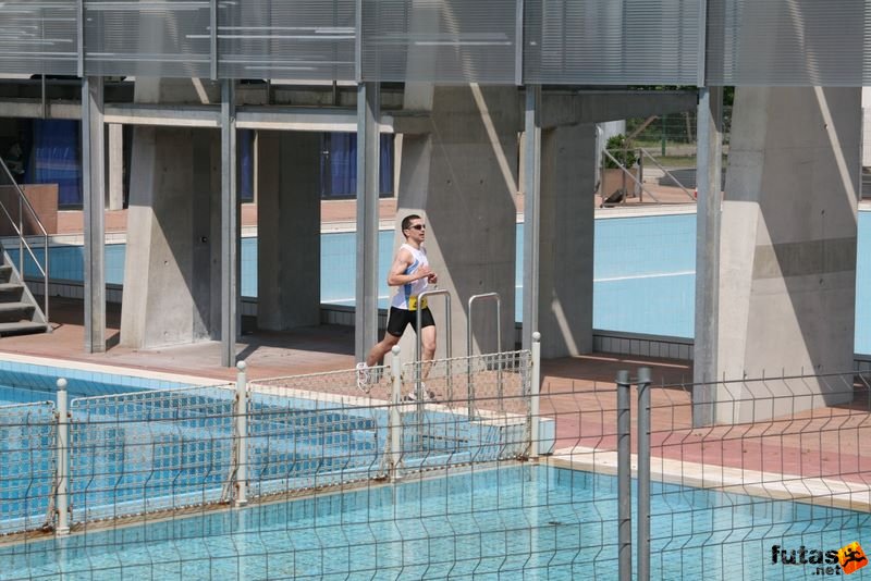 Margitszigeti Triatlon futás margitszigeti_triatlon_kerekparozas_10032.jpg Szecsei József
