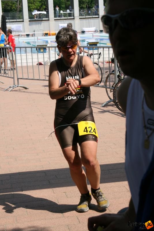 Margitszigeti Triatlon futás margitszigeti_triatlon_kerekparozas_10061.jpg Bogyó Éva