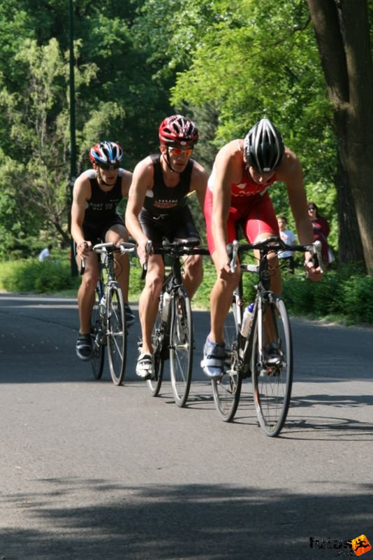 Margitszigeti Triatlon kerékpár margitszigeti triatlon kerekpározás 9750.jpg margitszigeti_triatlon_kerekparozas_9750.jpg