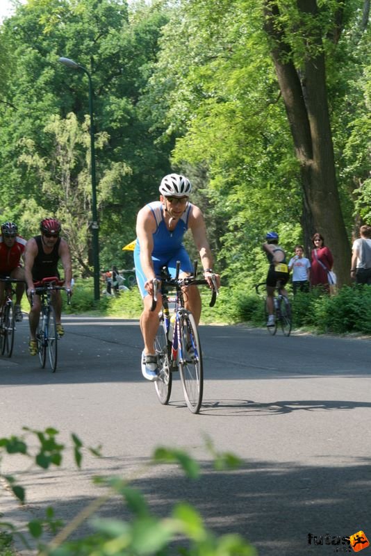 Margitszigeti Triatlon kerékpár margitszigeti triatlon kerekpározás 9754.jpg margitszigeti_triatlon_kerekparozas_9754.jpg