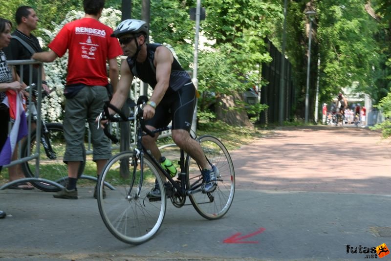 Margitszigeti Triatlon kerékpár margitszigeti triatlon kerekpározás 9767.jpg margitszigeti_triatlon_kerekparozas_9767.jpg