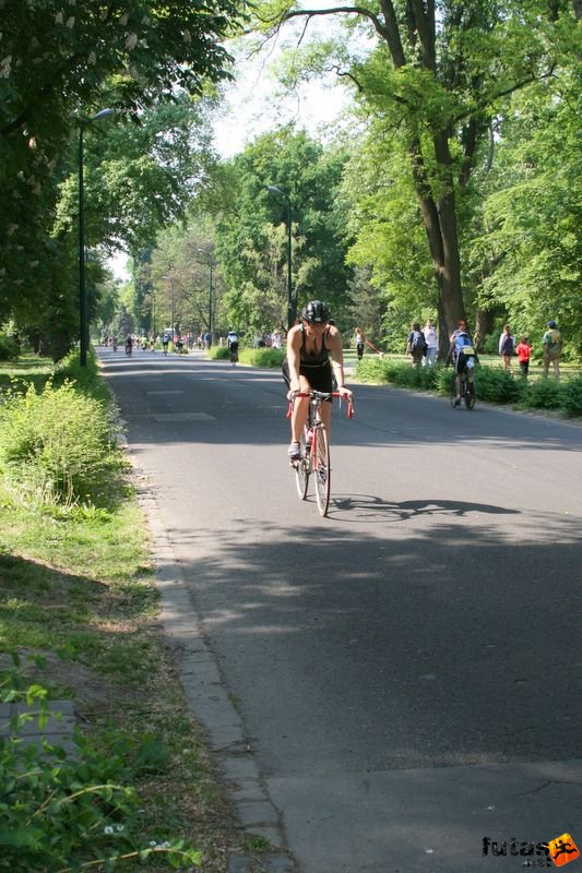 Margitszigeti Triatlon kerékpár margitszigeti triatlon kerekpározás 9778.jpg margitszigeti_triatlon_kerekparozas_9778.jpg