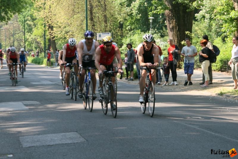 Margitszigeti Triatlon kerékpár margitszigeti triatlon kerekpározás 9790.jpg margitszigeti_triatlon_kerekparozas_9790.jpg