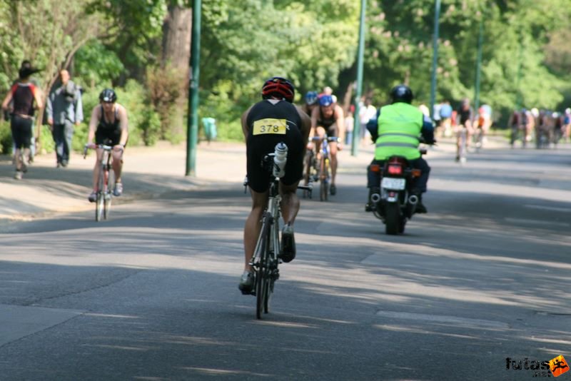 Margitszigeti Triatlon kerékpár margitszigeti triatlon kerekpározás 9800.jpg margitszigeti_triatlon_kerekparozas_9800.jpg