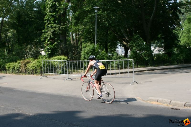 Margitszigeti Triatlon kerékpár margitszigeti triatlon kerekpározás 9801.jpg margitszigeti_triatlon_kerekparozas_9801.jpg