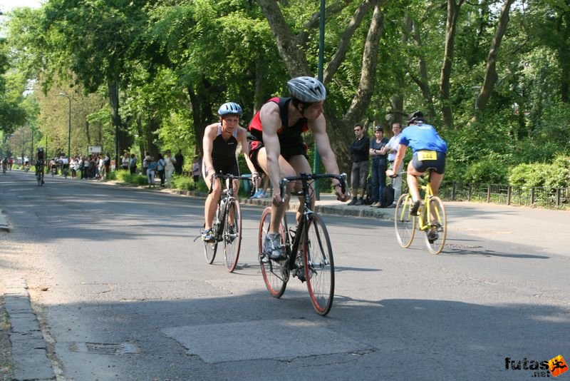 Margitszigeti Triatlon kerékpár margitszigeti triatlon kerekpározás 9807.jpg margitszigeti_triatlon_kerekparozas_9807.jpg