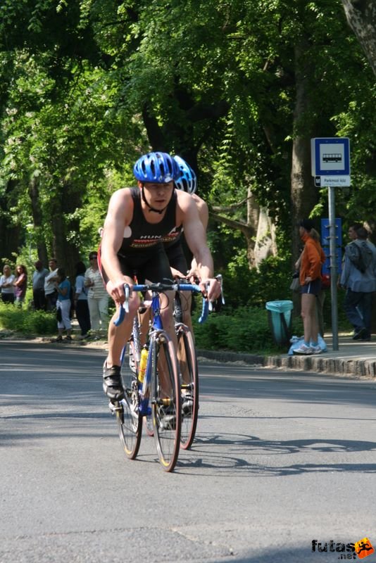 Margitszigeti Triatlon kerékpár margitszigeti triatlon kerekpározás 9811.jpg margitszigeti_triatlon_kerekparozas_9811.jpg