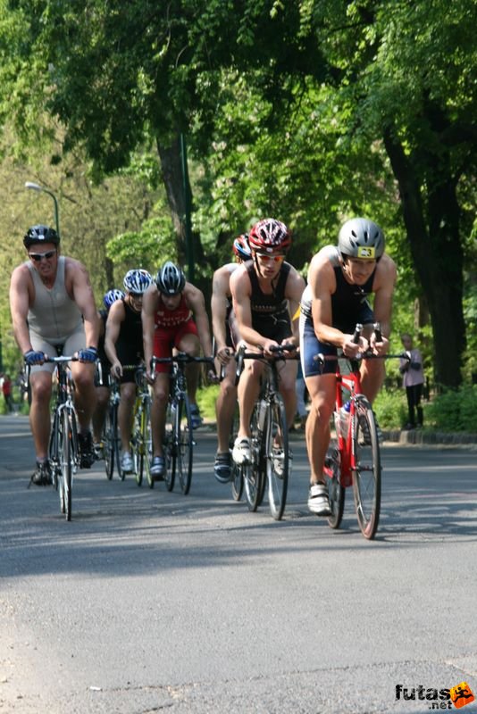 Margitszigeti Triatlon kerékpár margitszigeti triatlon kerekpározás 9812.jpg margitszigeti_triatlon_kerekparozas_9812.jpg