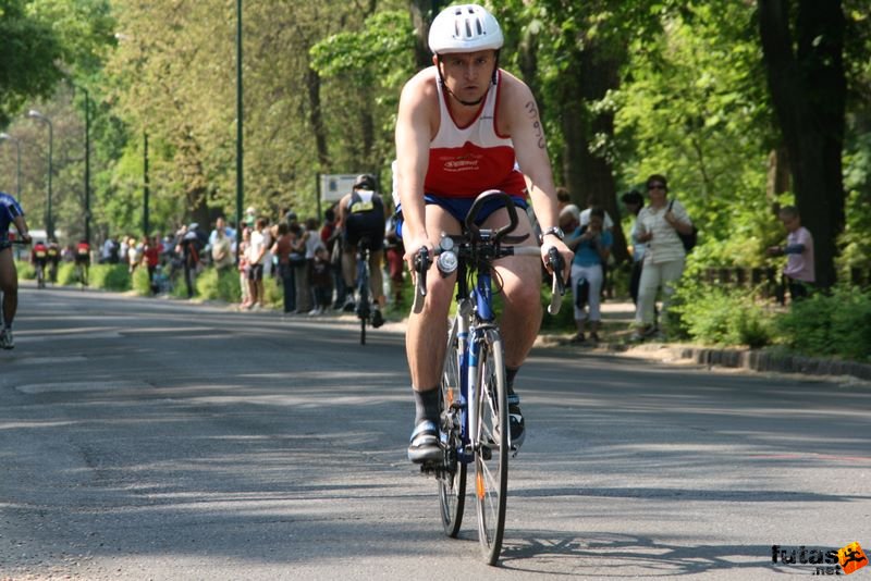 Margitszigeti Triatlon kerékpár margitszigeti triatlon kerekpározás 9821.jpg Gáspár Attila