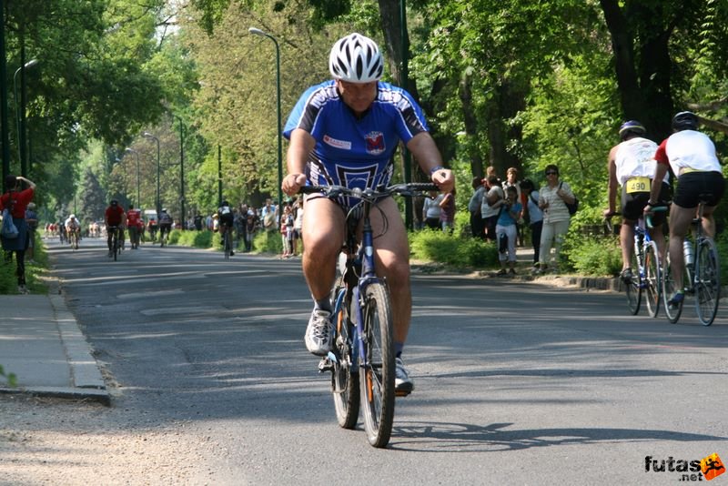 Margitszigeti Triatlon kerékpár margitszigeti triatlon kerekpározás 9822.jpg margitszigeti_triatlon_kerekparozas_9822.jpg