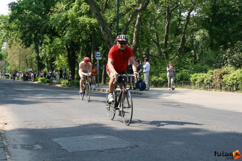 Margitszigeti Triatlon kerékpár margitszigeti triatlon kerekpározás 9823.jpg margitszigeti_triatlon_kerekparozas_9823.jpg