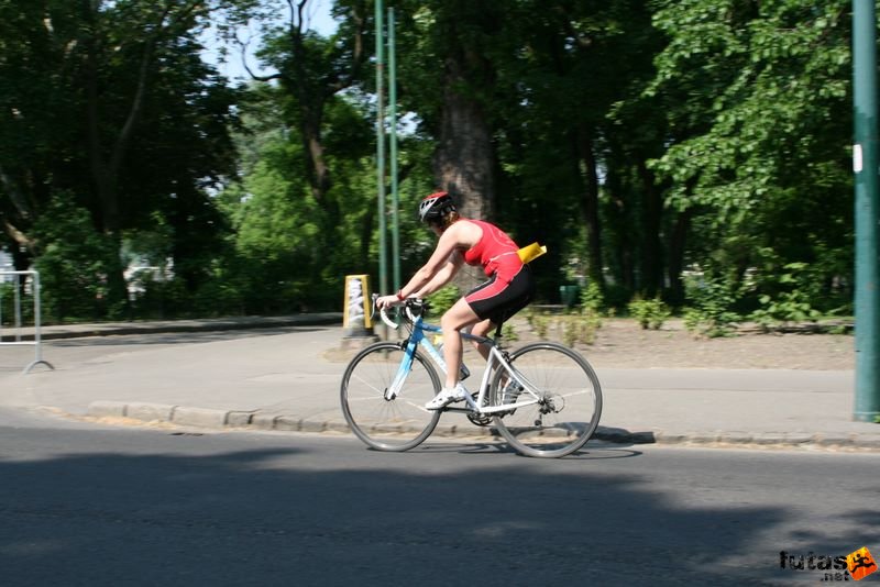 Margitszigeti Triatlon kerékpár margitszigeti triatlon kerekpározás 9825.jpg margitszigeti_triatlon_kerekparozas_9825.jpg