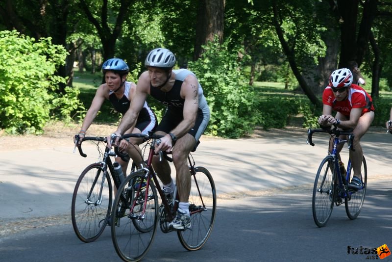 Margitszigeti Triatlon kerékpár margitszigeti triatlon kerekpározás 9833.jpg margitszigeti_triatlon_kerekparozas_9833.jpg