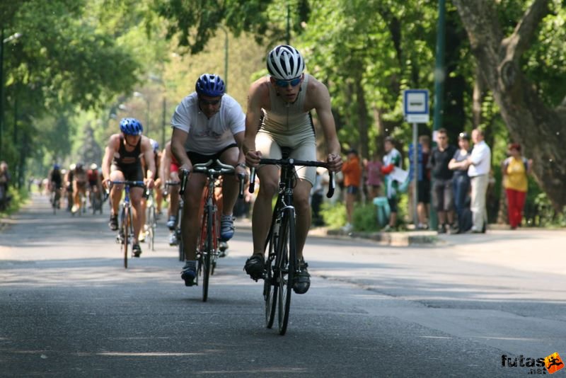 Margitszigeti Triatlon kerékpár margitszigeti triatlon kerekpározás 9845.jpg margitszigeti_triatlon_kerekparozas_9845.jpg