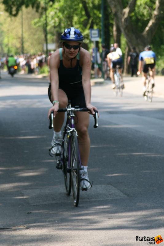 Margitszigeti Triatlon kerékpár margitszigeti triatlon kerekpározás 9858.jpg Kocsis Anita
