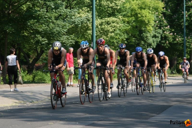 Margitszigeti Triatlon kerékpár margitszigeti triatlon kerekpározás 9865.jpg margitszigeti_triatlon_kerekparozas_9865.jpg