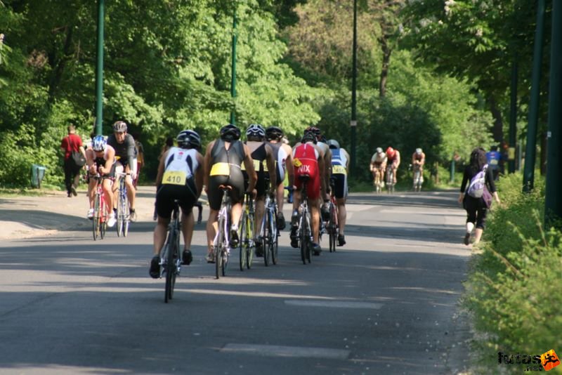 Margitszigeti Triatlon kerékpár margitszigeti triatlon kerekpározás 9873.jpg margitszigeti_triatlon_kerekparozas_9873.jpg