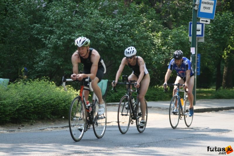 Margitszigeti Triatlon kerékpár margitszigeti triatlon kerekpározás 9880.jpg margitszigeti_triatlon_kerekparozas_9880.jpg