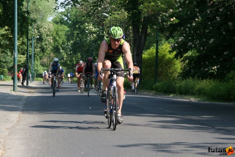 Margitszigeti Triatlon kerékpár margitszigeti triatlon kerekpározás 9886.jpg margitszigeti_triatlon_kerekparozas_9886.jpg