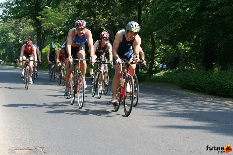 Margitszigeti Triatlon kerékpár margitszigeti triatlon kerekpározás 9888.jpg margitszigeti_triatlon_kerekparozas_9888.jpg