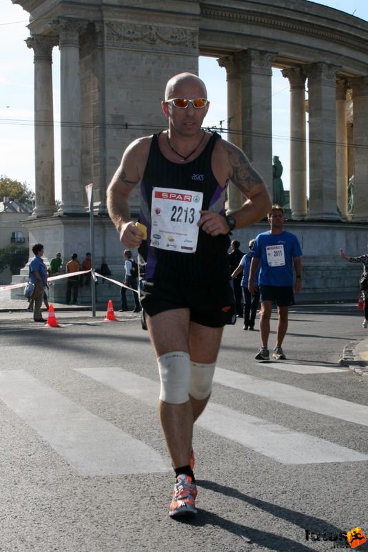 Spar Budapest Marathon 2009 Sipos Tamás, Gyöngyös Spar Budapest Marathon in Hungary Spar Budapest Marathon finish 2009, Sipos Tamás, Gyöngyös