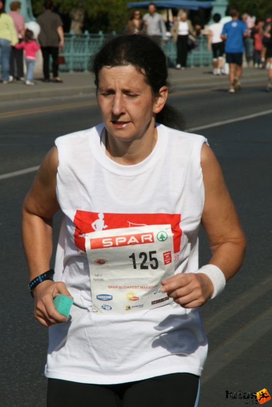 Spar Budapest Marathon 2009 Soós Katalin Spar Budapest Marathon in Hungary Spar Budapest Marathon finish 2009, Soós Katalin