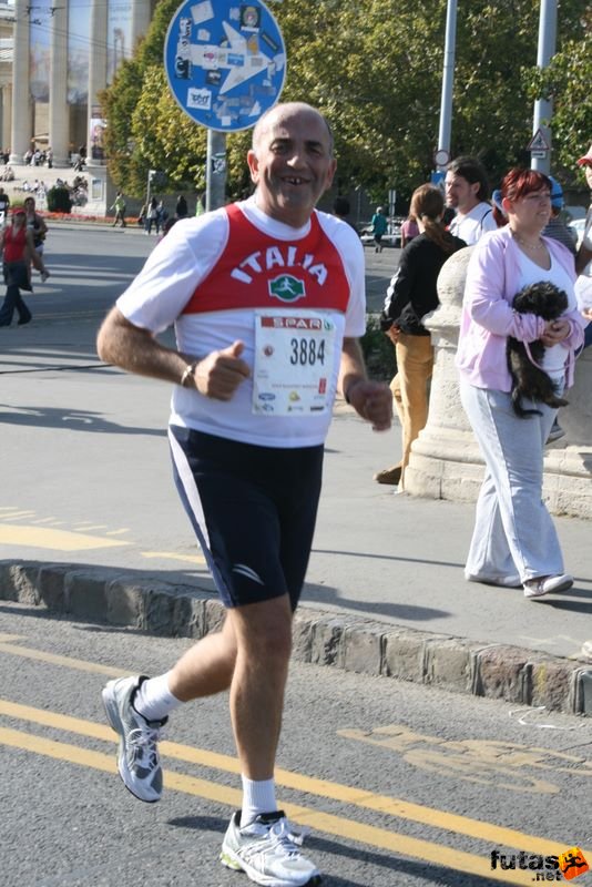 Spar Budapest Marathon in Hungary Spar Budapest Marathon finish 2009, Figliolino Mariano, Napoli