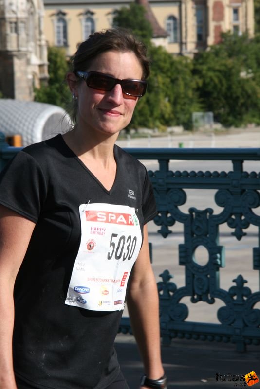 Spar Budapest Marathon 2009 Lewis Suzie, Toulouse Spar Budapest Marathon in Hungary Spar Budapest Marathon finish 2009, Lewis Suzie, Toulouse
