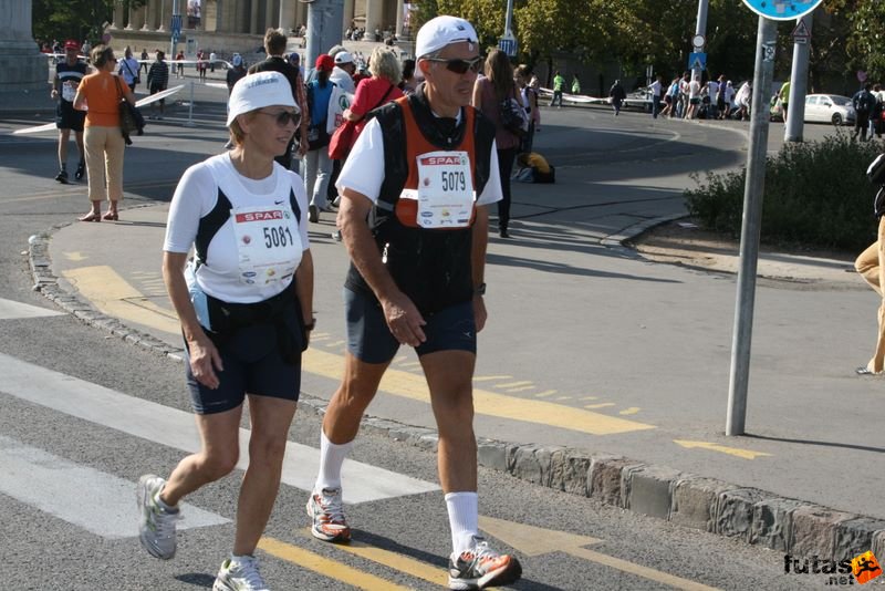 Spar Budapest Marathon 2009 Valassina Gabriella, Cabrini Franco, Milano Spar Budapest Marathon in Hungary Spar Budapest Marathon finish 2009, Valassina Gabriella, Cabrini Franco, Milano