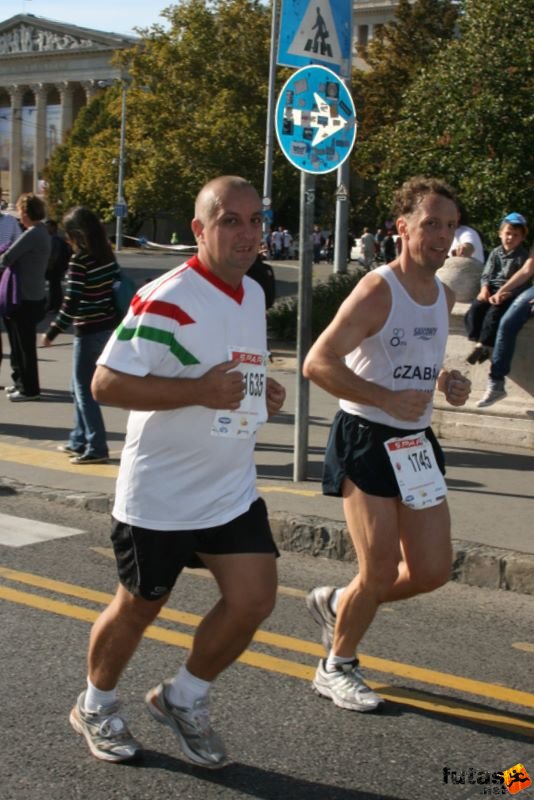 Spar Budapest Marathon 2009 Szabó János, Czabán László dr., Jakabszállás Spar Budapest Marathon in Hungary Spar Budapest Marathon finish 2009, Szabó János, Czabán László dr., Jakabszállás