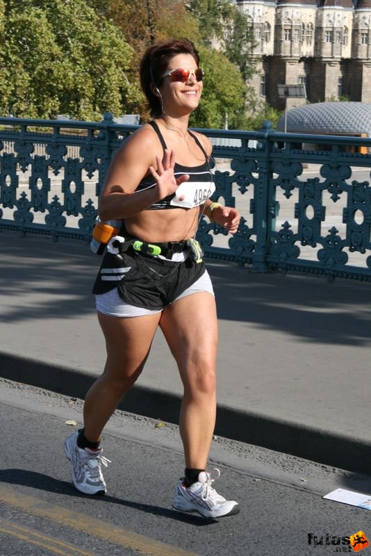 Spar Budapest Marathon 2009 Penot Maryline, Richelieu Spar Budapest Marathon in Hungary Spar Budapest Marathon finish 2009, Penot Maryline, Richelieu