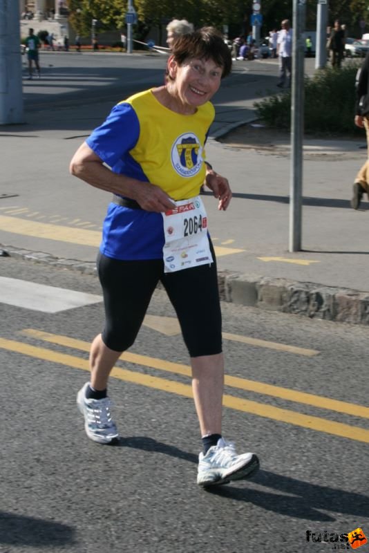 Spar Budapest Marathon 2009 Tanácsné Gabriella, BKV Előre SC Spar Budapest Marathon in Hungary Spar Budapest Marathon finish 2009, Tanácsné Gabriella, BKV Előre SC