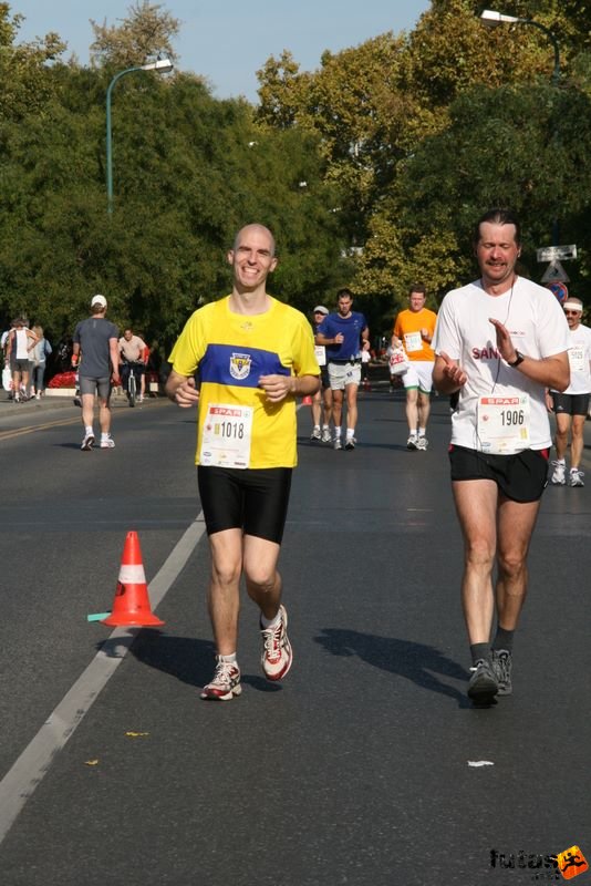 Spar Budapest Marathon 2009 Balogh Ádám, Ádám Sándor Spar Budapest Marathon in Hungary Spar Budapest Marathon finish 2009, Balogh Ádám, Ádám Sándor