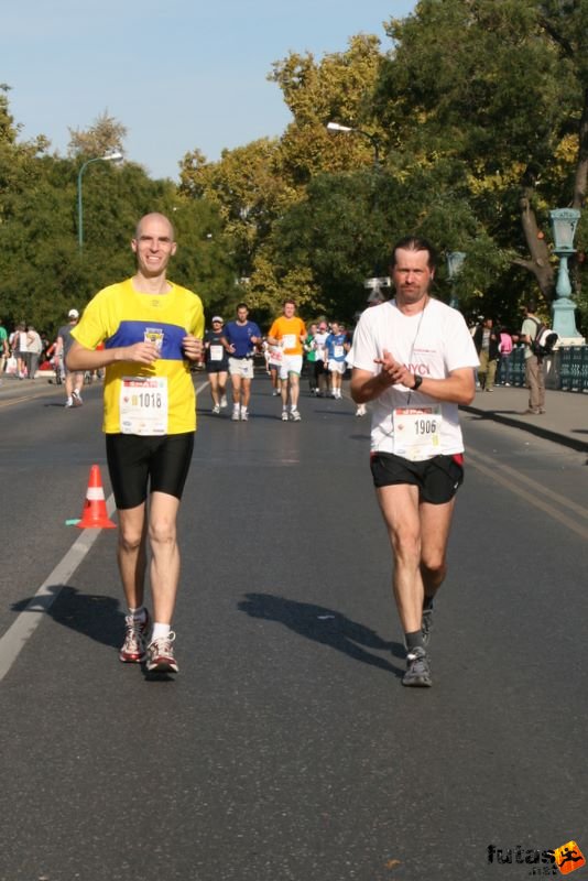 Spar Budapest Marathon 2009 Balogh Ádám, BKV Előre SC, Ádám Sándor Szigetszentmiklós Spar Budapest Marathon in Hungary Spar Budapest Marathon finish 2009, Balogh Ádám, BKV Előre SC, Ádám Sándor Szigetszentmiklós
