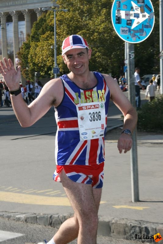 Spar Budapest Marathon 2009 Schofield Jason, Darlington Spar Budapest Marathon in Hungary Spar Budapest Marathon finish 2009, Schofield Jason, Darlington