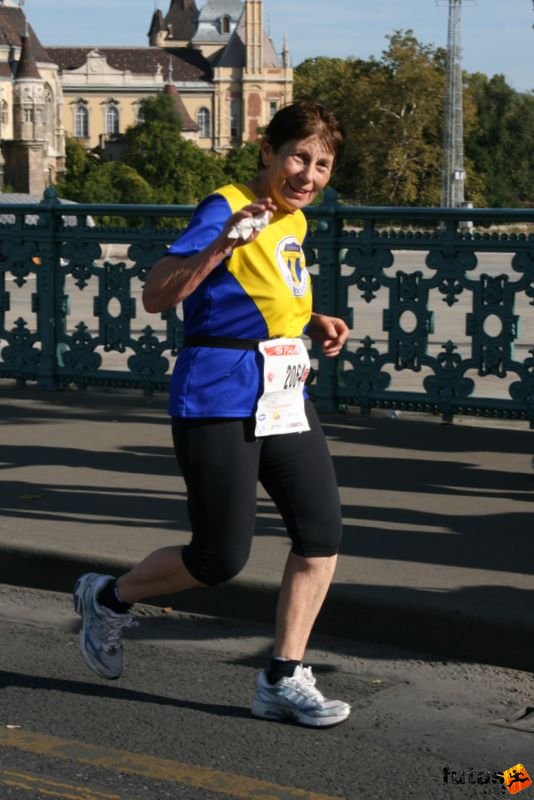 Spar Budapest Marathon 2009 Tanácsné Gabriella Spar Budapest Marathon in Hungary Spar Budapest Marathon finish 2009, Tanácsné Gabriella