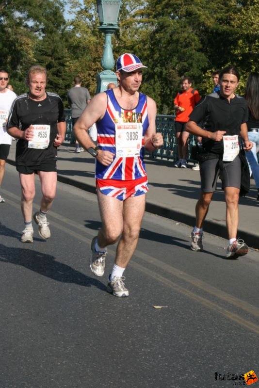 Spar Budapest Marathon 2009 Schofield Jason, Darlington Spar Budapest Marathon in Hungary Spar Budapest Marathon finish 2009, Schofield Jason, Darlington