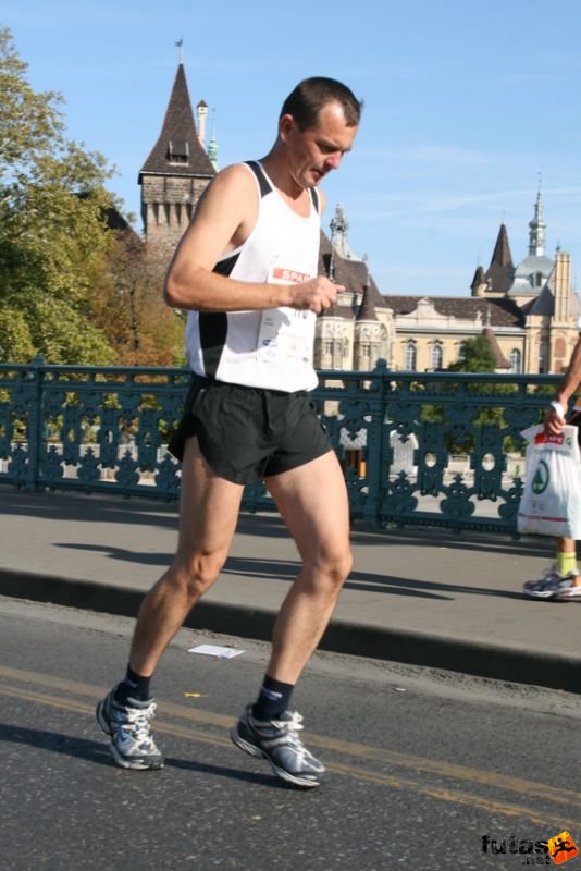 Spar Budapest Marathon 2009 spar_budapest_marathon_4815.jpg Spar Budapest Marathon in Hungary Spar Budapest Marathon finish 2009, spar_budapest_marathon_4815.jpg