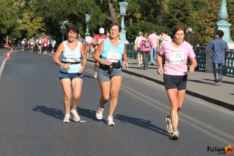 Spar Budapest Marathon 2009 Klimzack Nadine, Delory Brigitte, Michalski Sylvie, Ablain st Zazaire Spar Budapest Marathon in Hungary Spar Budapest Marathon finish 2009, Klimzack Nadine, Delory Brigitte, Michalski Sylvie, Ablain st Zazaire
