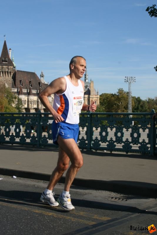Spar Budapest Marathon 2009 Nemes Béla Spar Budapest Marathon in Hungary Spar Budapest Marathon finish 2009, Nemes Béla