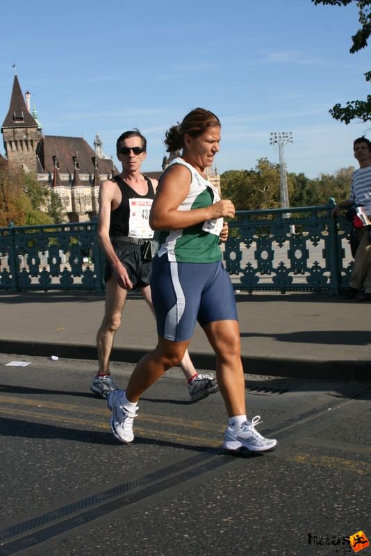 Spar Budapest Marathon 2009 spar_budapest_marathon_4822.jpg Spar Budapest Marathon in Hungary Spar Budapest Marathon finish 2009, spar_budapest_marathon_4822.jpg