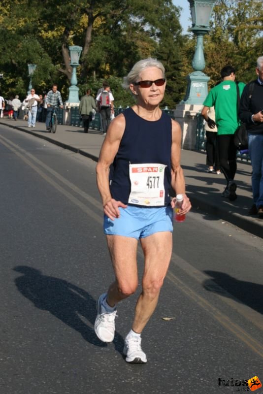 Spar Budapest Marathon 2009 Linck Nancy, USA Alexandria Spar Budapest Marathon in Hungary Spar Budapest Marathon finish 2009, Linck Nancy, USA Alexandria