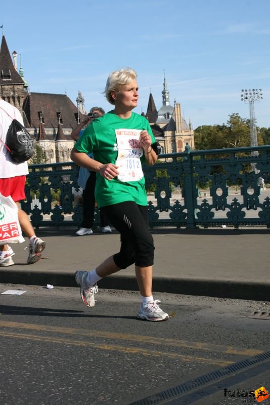Spar Budapest Marathon 2009 Hajrá Pistu! Spar Budapest Marathon in Hungary Spar Budapest Marathon finish 2009, Hajrá Pistu!