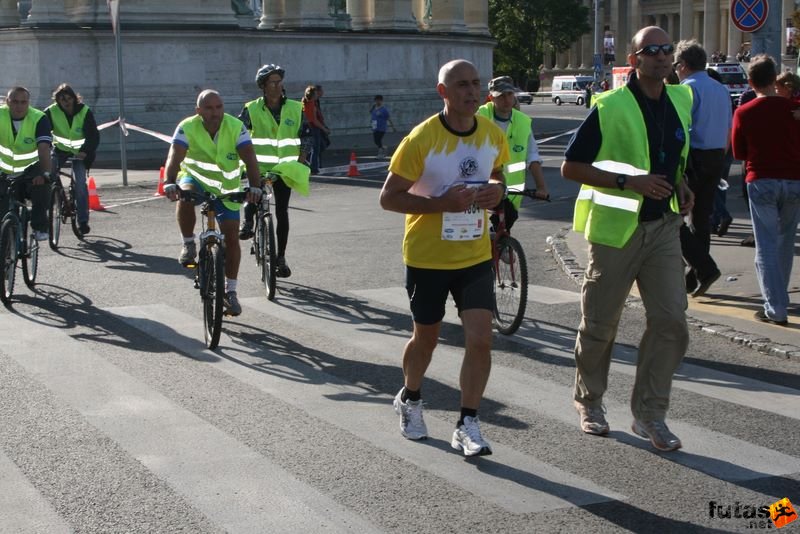 Spar Budapest Marathon 2009 Bruzzone Antonio Spar Budapest Marathon in Hungary Spar Budapest Marathon finish 2009, Bruzzone Antonio