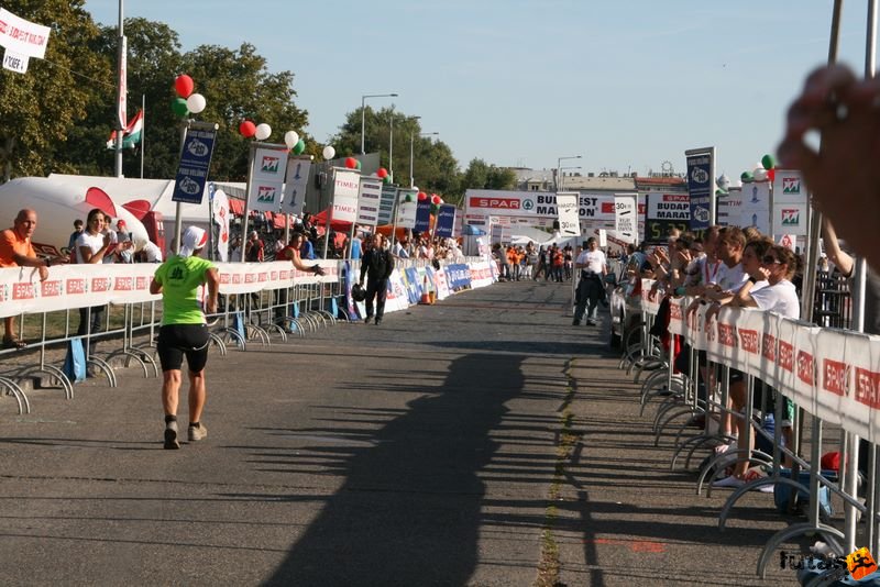 Spar Budapest Marathon 2009 Éva Spar Budapest Marathon in Hungary Spar Budapest Marathon finish 2009, Éva