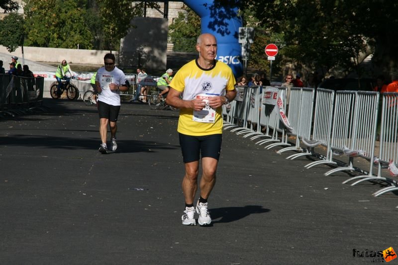 Spar Budapest Marathon 2009 Bruzzone Antonio Spar Budapest Marathon in Hungary Spar Budapest Marathon finish 2009, Bruzzone Antonio