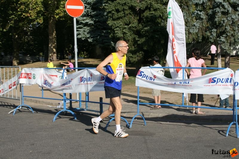 Spar Budapest Marathon 2009 Csery Péter dr. Spar Budapest Marathon in Hungary Spar Budapest Marathon finish 2009, Csery Péter dr.